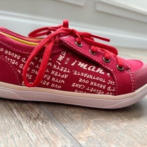 NIB Livie & Luca Girl’s REEVE Eco Sneaker Sz 10M